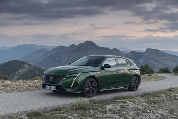 Peugeot e-308