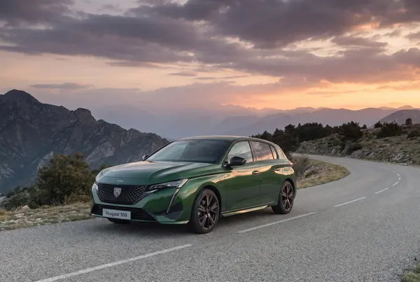 Peugeot e-308